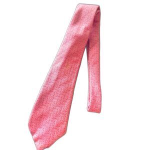 Arturo Calle European Collection 100% Silk Pink Woven Geometric Texture Necktie.